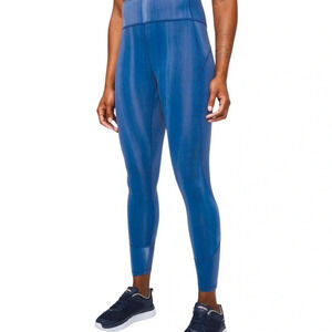 Lululemon In Movement Tight 25" Spray Dye Everlux
Brushed Spray Dark Cobalt 4